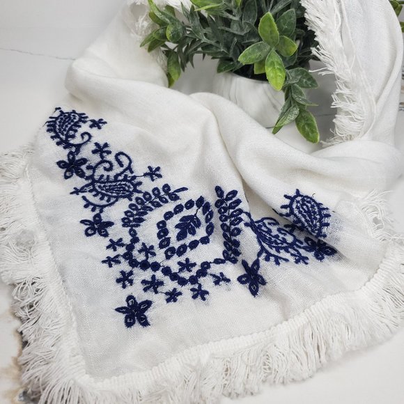 2/$30 🔥 Boho Embroidered White Scarf - Picture 1 of 4